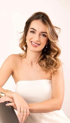 Dra. Najharian Domingos